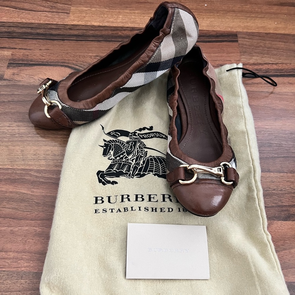 Burberry flats/ ballerinas - Authentic